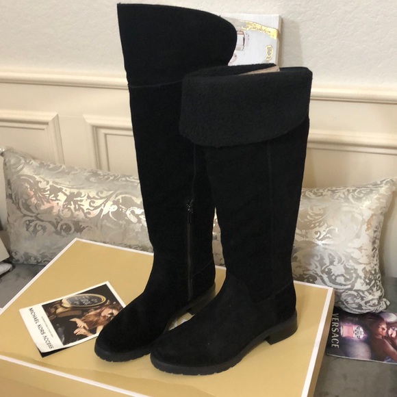 New in Box Michael Kors Boots Fold over 8 - Picture 7 of 9